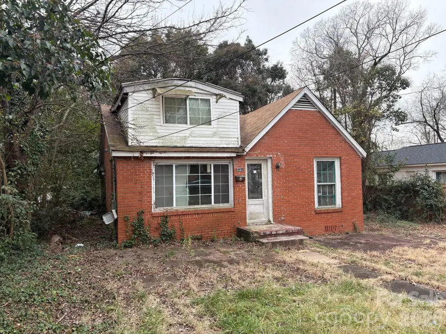 2321 Dundeen Street, Charlotte, NC 28216 - Image #2