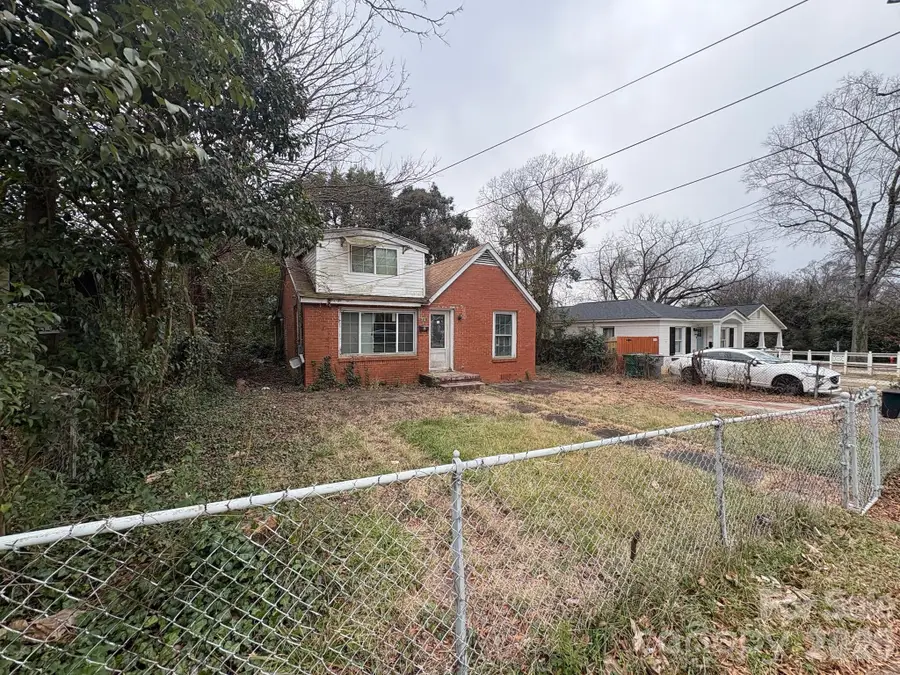 2321 Dundeen Street, Charlotte, NC 28216 - Image #3