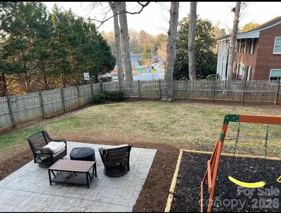 26 6th Avenue Nw, Hickory, NC 28601 - Image #2