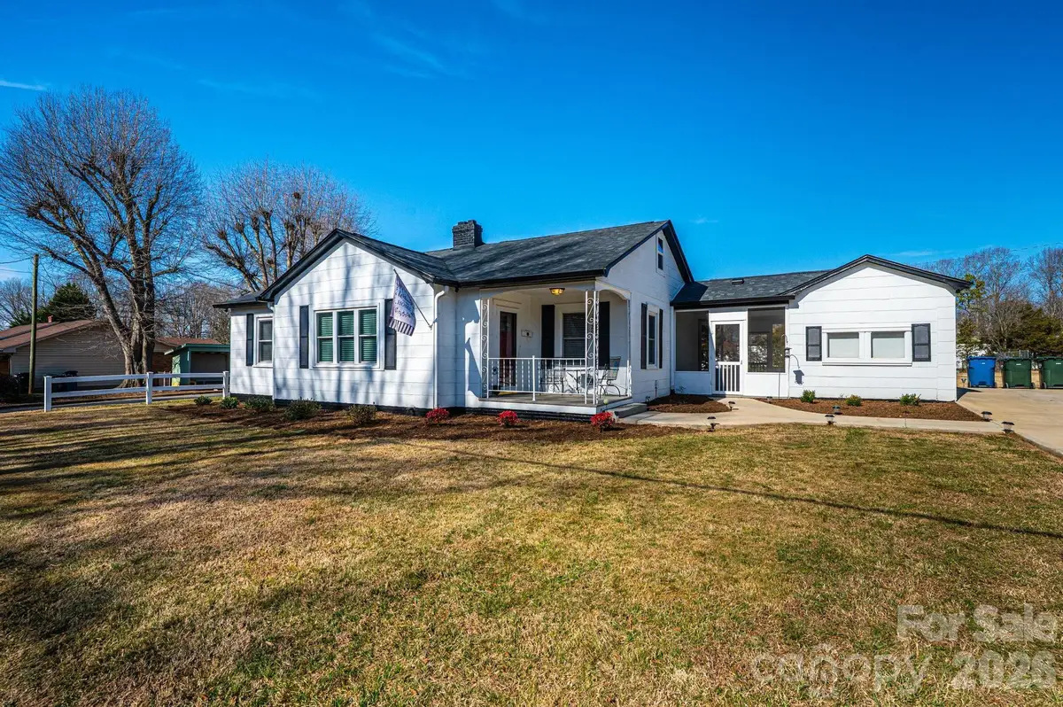 1429 17th Avenue Ne, Hickory, NC 28601 - Image #1