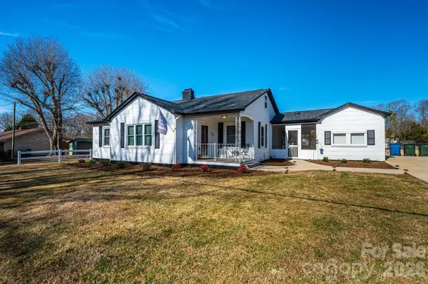 1429 17th Avenue Ne, Hickory, NC 28601