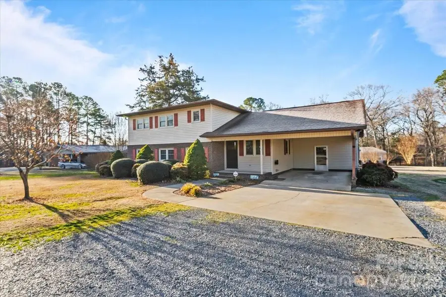 372 Holly Hills Drive, Troy, NC 27371 - Image #2