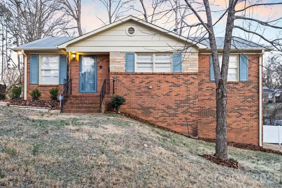 1717 Woodvalley Drive, Charlotte, NC 28216 - #2