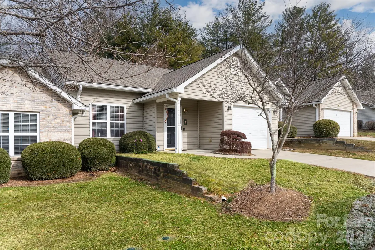 92 Wiltshire Circle, Fletcher, NC 28732 - Image #1