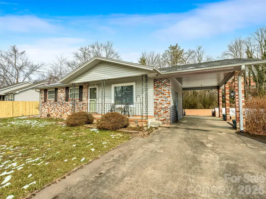 46 Sunny Acres Drive, Etowah, NC 28729 - Image #2