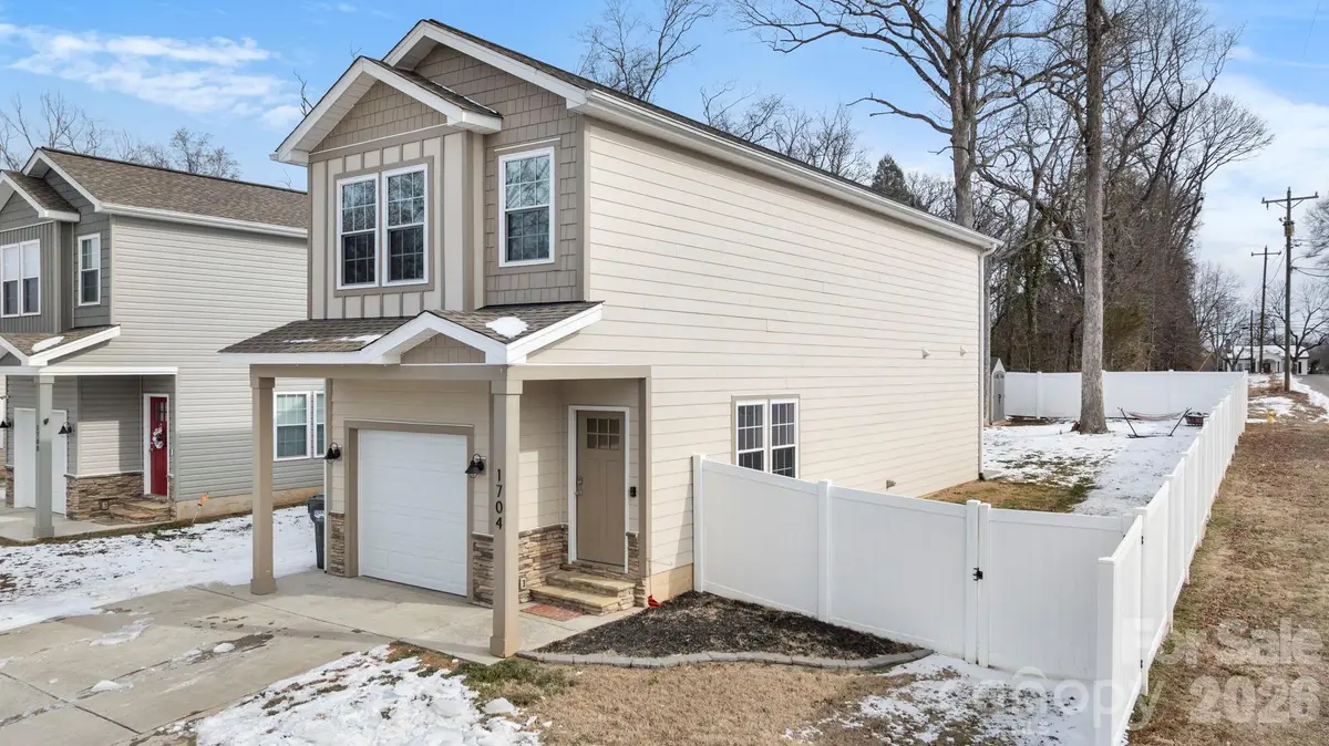 1704 15th Street Place Ne, Hickory, NC 28601 - Image #1