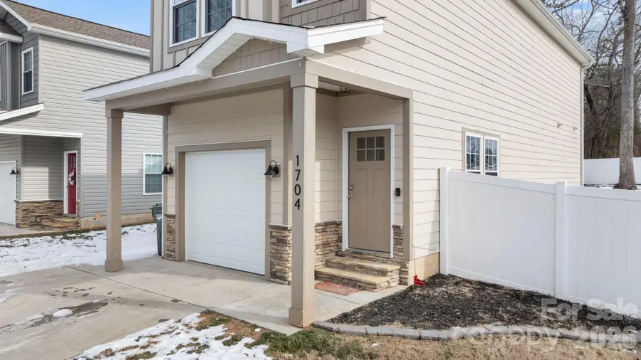 1704 15th Street Place Ne, Hickory, NC 28601 - Image #2