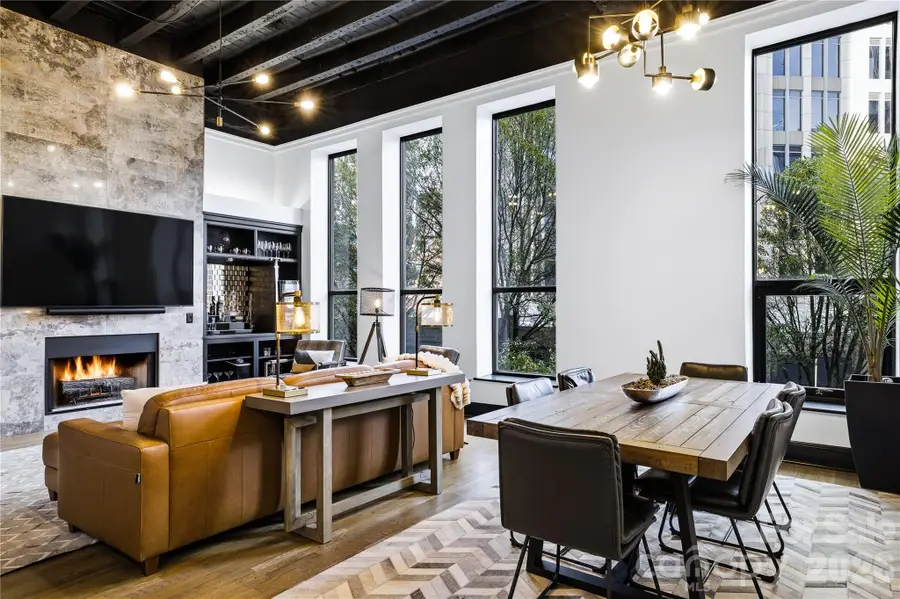 127 N Tryon Street #303, Charlotte, NC 28202 - Image #2