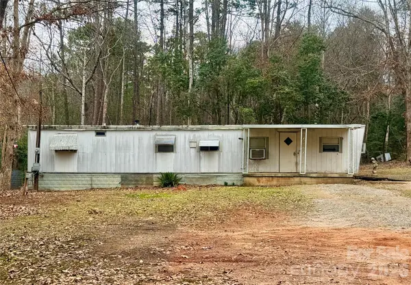 2715 39th Avenue Ne, Hickory, NC 28601