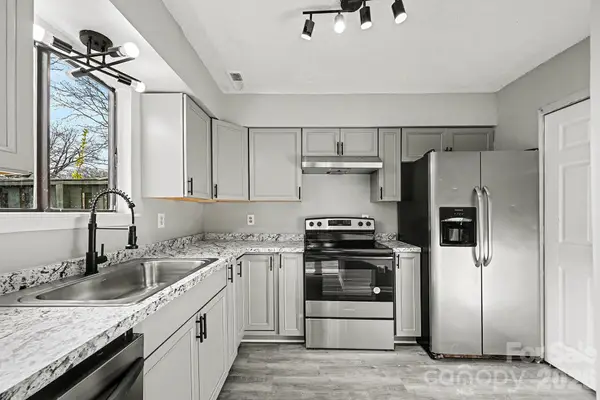 6134 Bent Tree Court, Charlotte, NC 28212