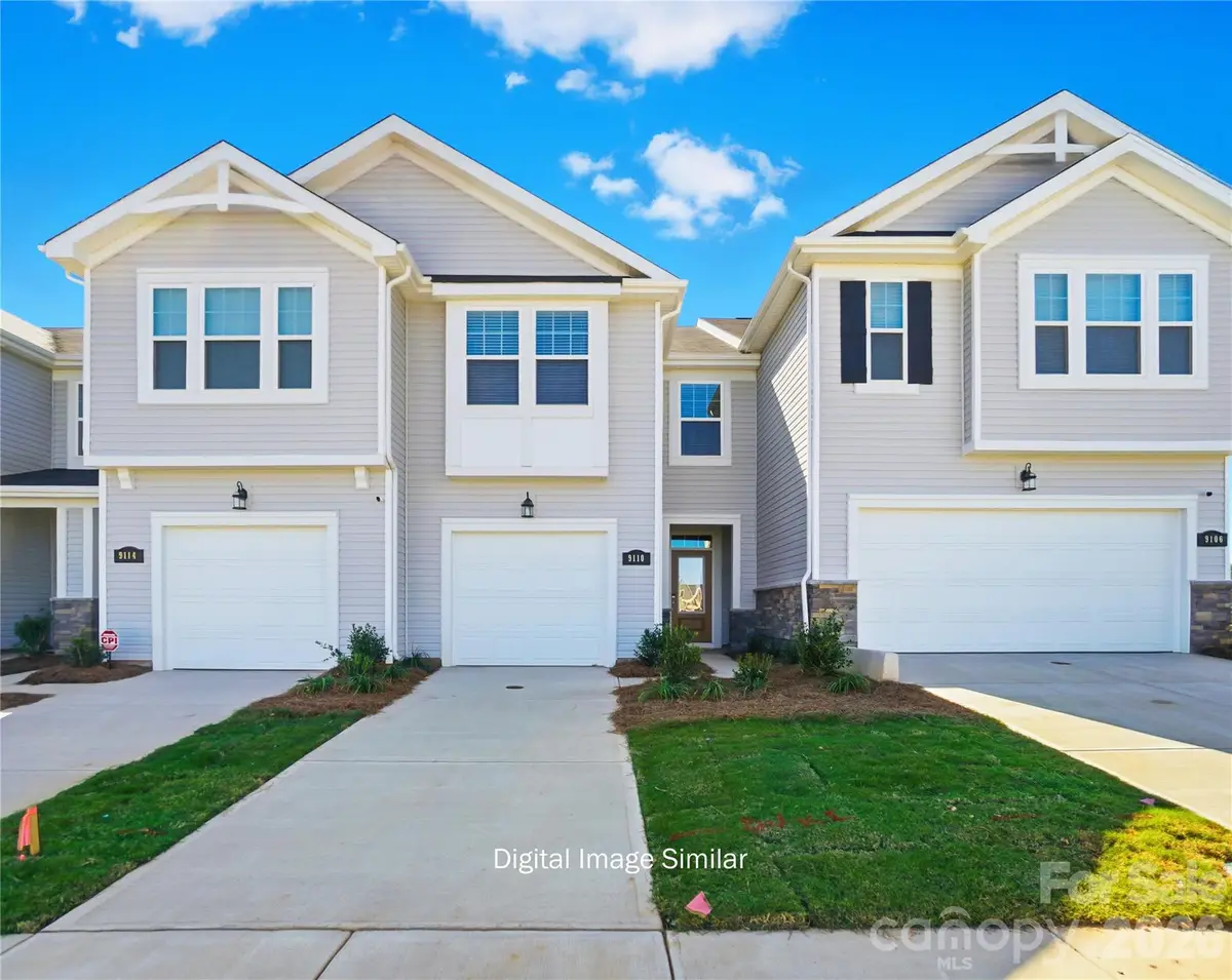 9238 Pagoda Oak Drive, Charlotte, NC 28269 - Image #1