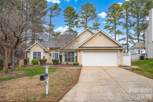 9117 Strattonville Court, Huntersville, NC 28078