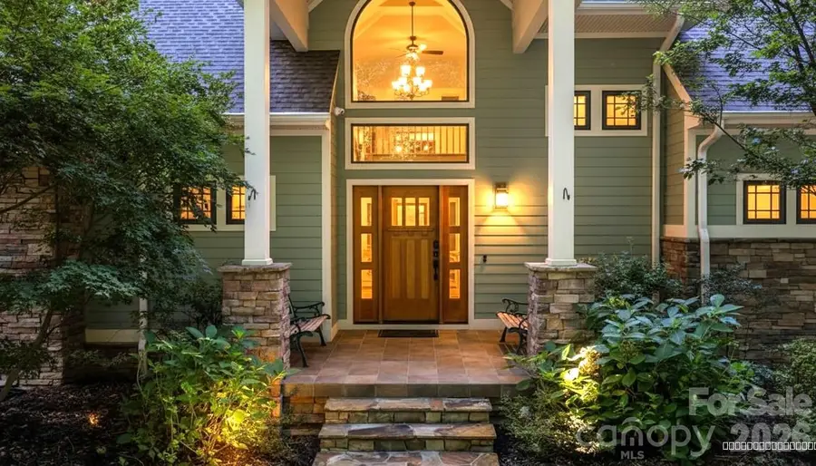 301 Gateway Drive, Hendersonville, NC 28739 - Image #3