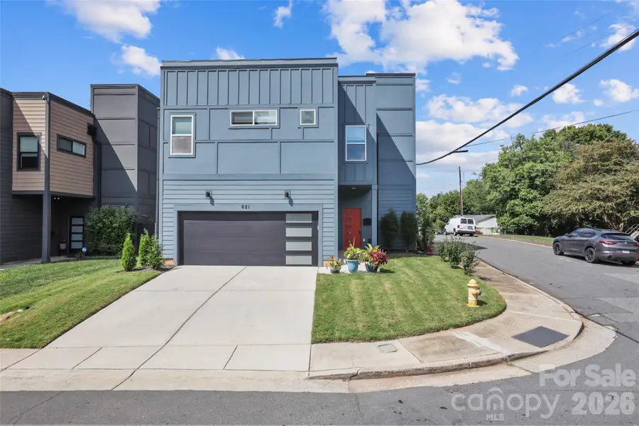 621 Campus Street, Charlotte, NC 28216 - #2