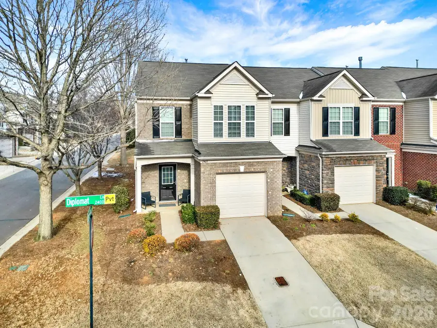 2403 Diplomat Lane, Charlotte, NC 28210 - Image #2