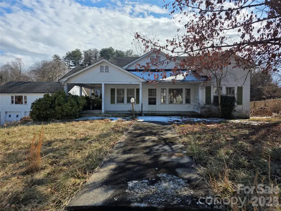 522 1st Avenue W, Hendersonville, NC 28739 - Image #3