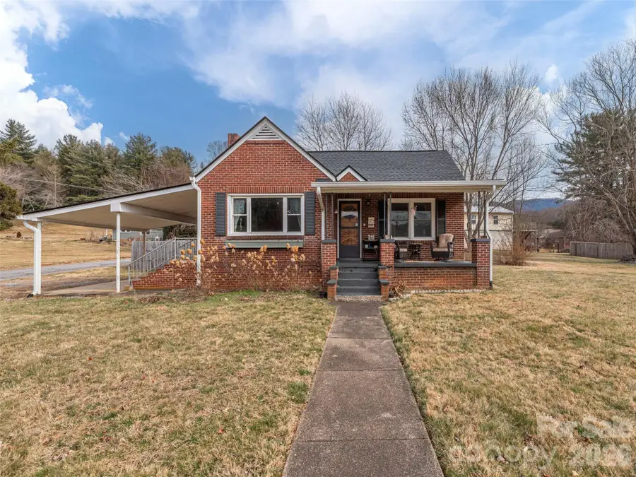132 Maxwell Street, Waynesville, NC 28786 - #2
