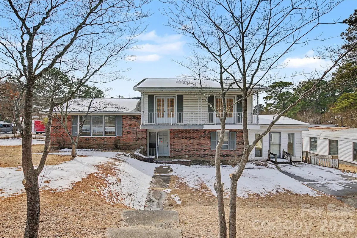 5001 Sycamore Drive, Hope Mills, NC 28348 - Image #1