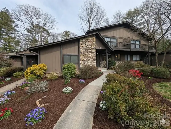 88 Laurelwood Circle W #10, Hendersonville, NC 28791