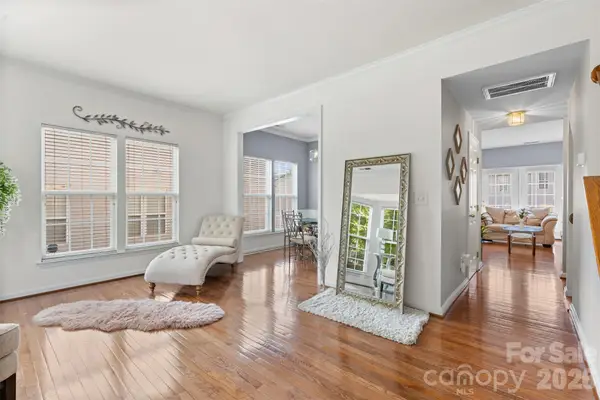 9775 Mallard Glen Drive, Charlotte, NC 28262