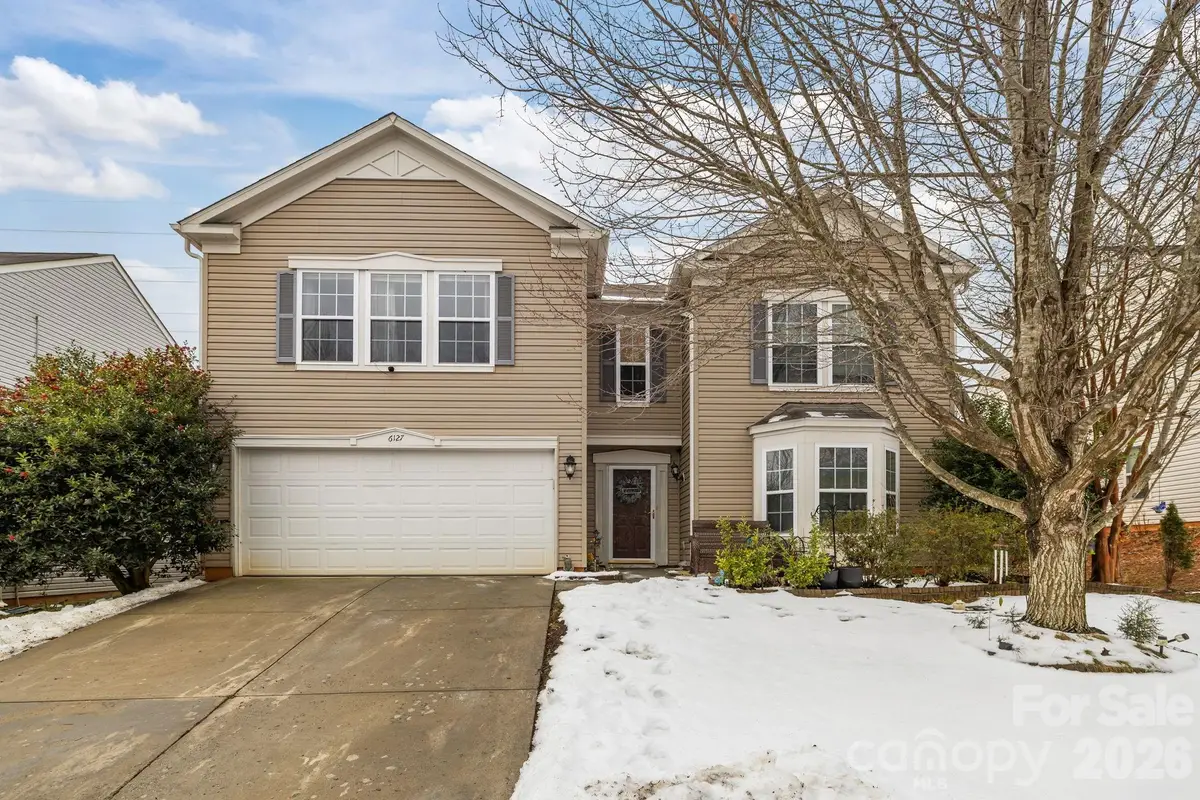 6127 Blue Ash Lane, Charlotte, NC 28215 - Image #1
