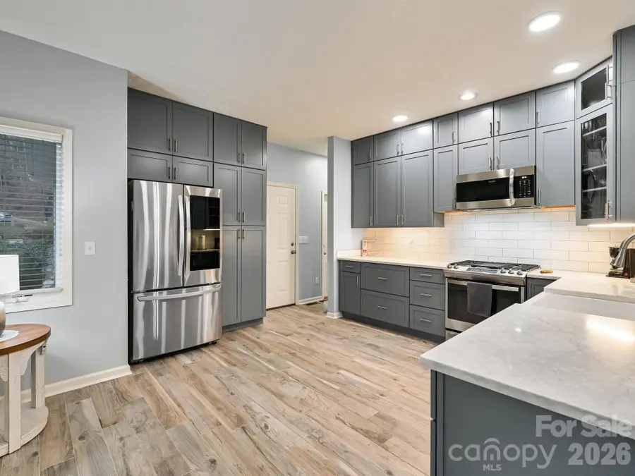 2208 E Cumming Woods Lane, Hendersonville, NC 28739 - Image #2