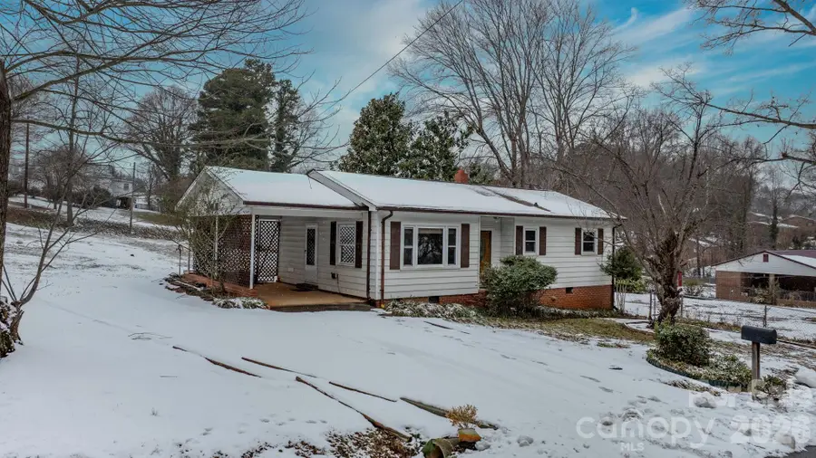 203 3rd Avenue Ne, Conover, NC 28613 - #2
