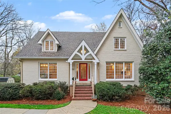 901 Shady Bluff Drive, Charlotte, NC 28211