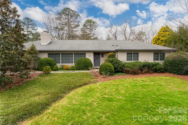 21 Pine Tree Circle, Asheville, NC 28804