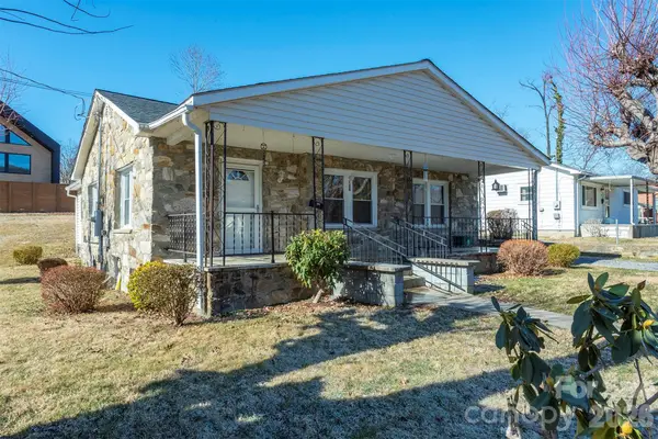 106 Scotland Street, Black Mountain, NC 28711