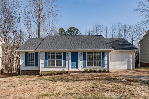 8528 Woodford Bridge Drive, Charlotte, NC 28216