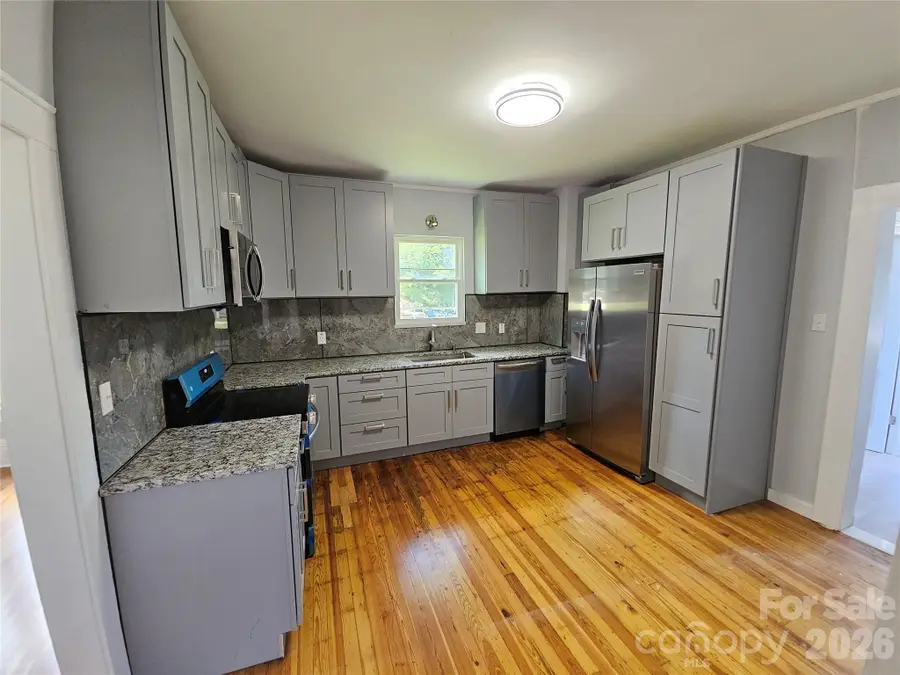 1704 16th Street Ne, Hickory, NC 28601 - #3