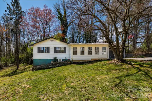 18 Peaceful Valley Lane, Flat Rock, NC 28731