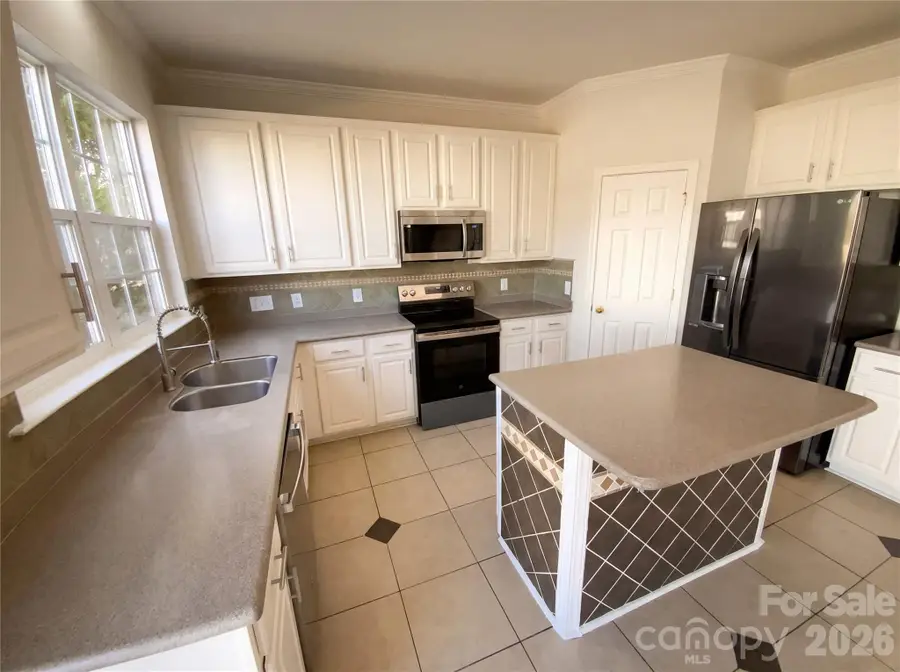 10803 Fountaingrove Drive, Charlotte, NC 28262 - #2