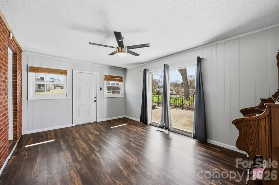 108 W Washington Avenue, Bessemer City, NC 28016 - #3