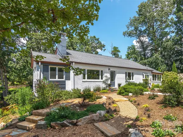 29 White Pine Drive, Asheville, NC 28805