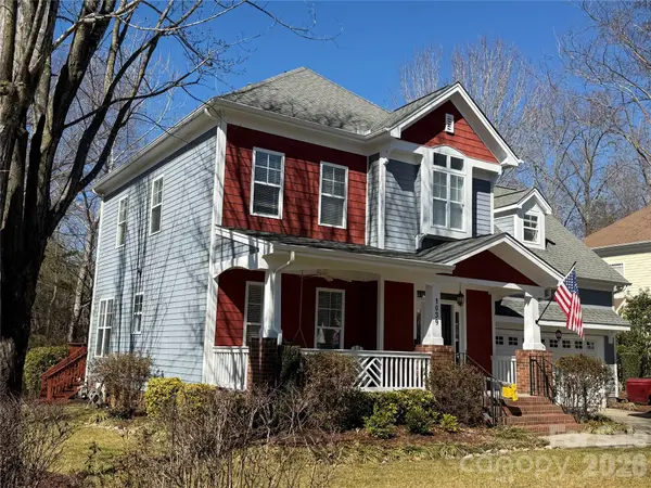 1039 Hunters Run Drive, Tega Cay, SC 29708