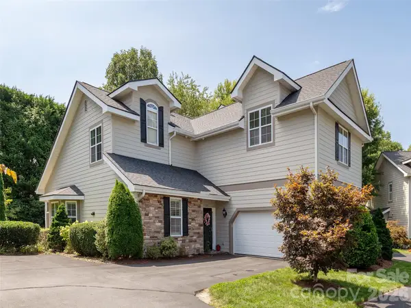 133 Towne Place Drive, Hendersonville, NC 28792