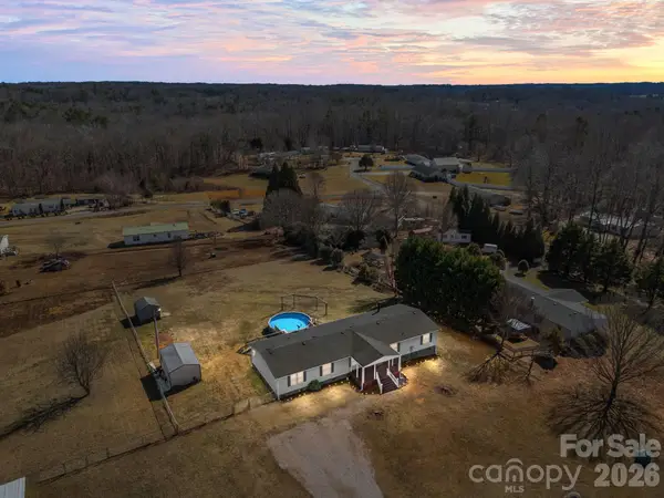 1024 Rogue Court, Kannapolis, NC 28081