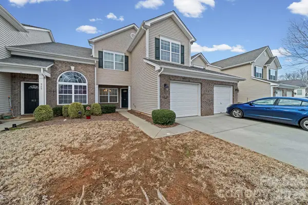 917 Standen Place Court, Pineville, NC 28134