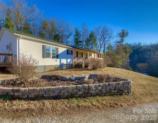 3 Altapass Trail, Spruce Pine, NC 28777