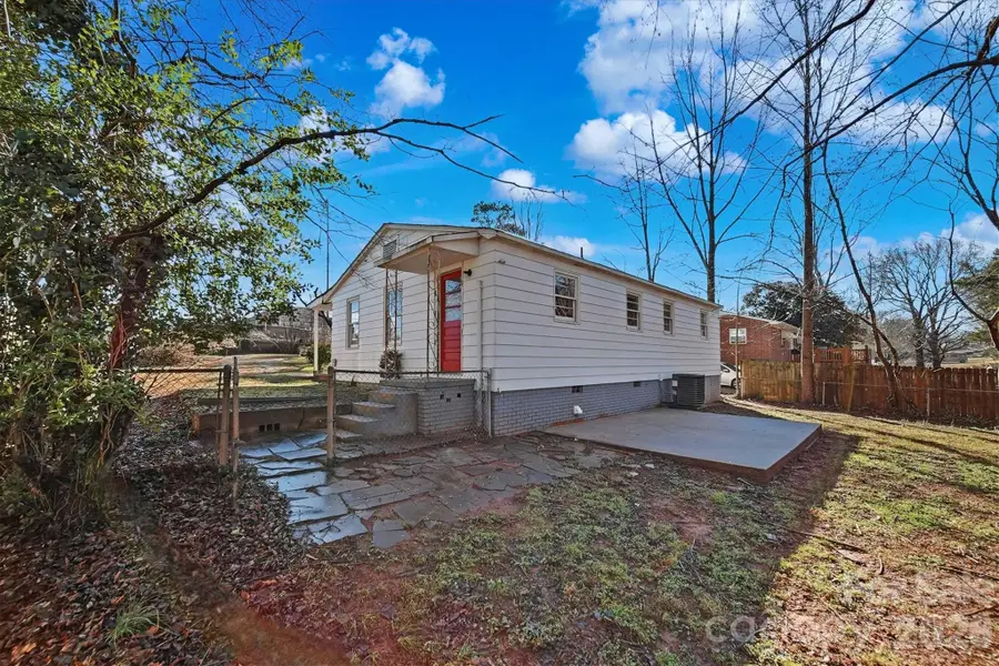 1512 N Deal Avenue, Newton, NC 28658 - #3