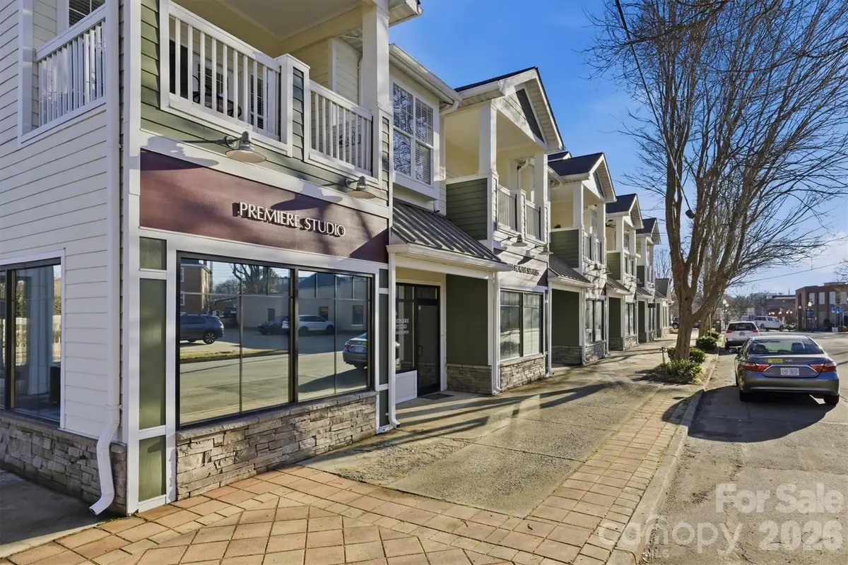 406B E Union Street, Morganton, NC 28655 - #1