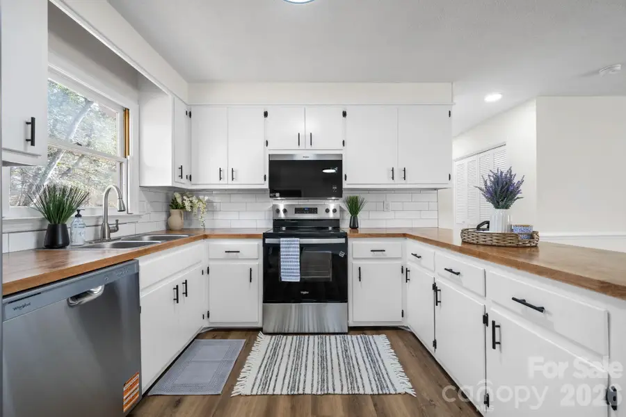 196 25th Street Nw, Hickory, NC 28601 - #3