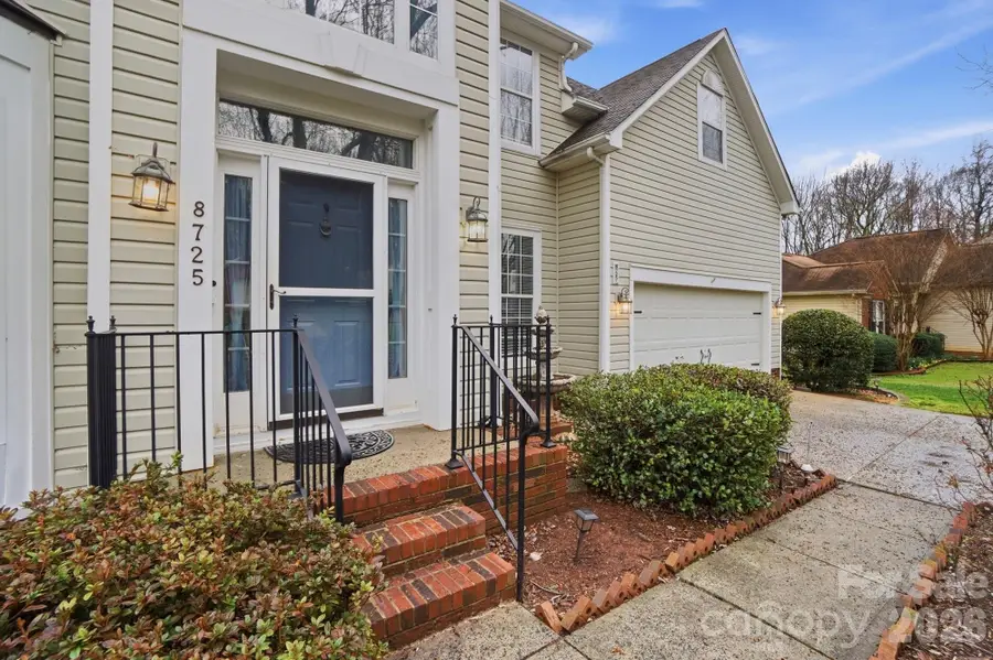 8725 Londonshire Drive, Charlotte, NC 28216 - #3