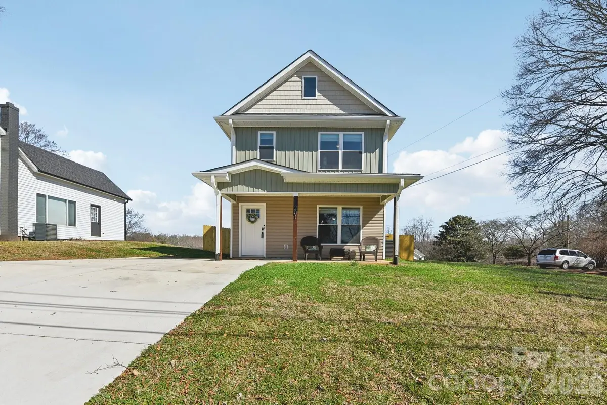 201 N Davis Avenue, Newton, NC 28658 - #1