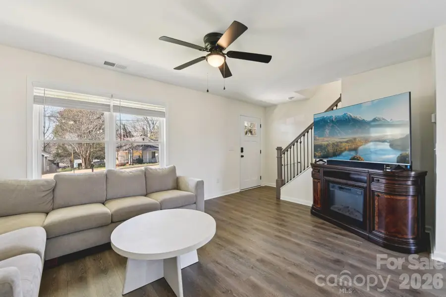 201 N Davis Avenue, Newton, NC 28658 - #3