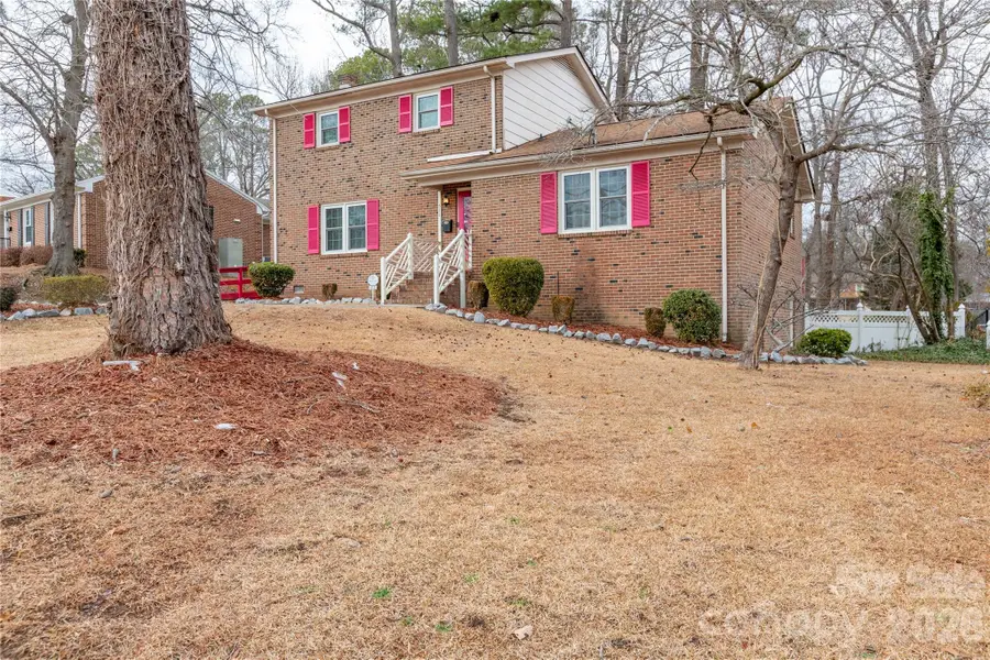 611 Park Avenue, Roanoke Rapids, NC 27870 - #3