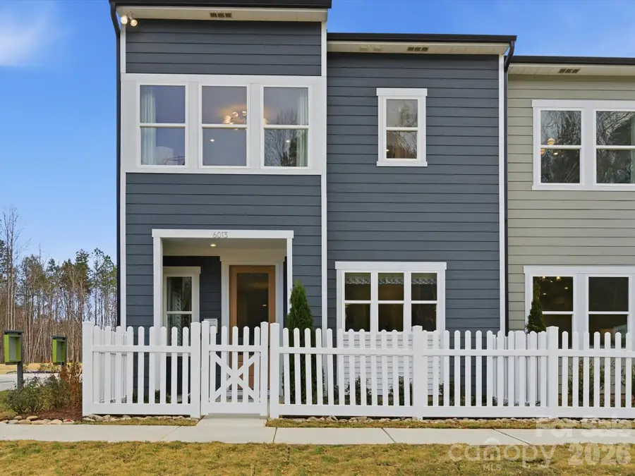 8410 Discovery Lane, Charlotte, NC 28216 - #2