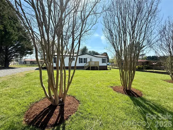 5670 Quailwood Drive, Hickory, NC 28601